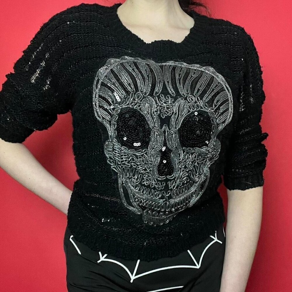 Qed London / Glitzy skull sweater 🖤🩶
